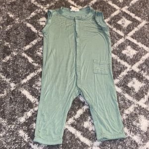 Kyte baby. 6-12 month. Sleeveless romper.